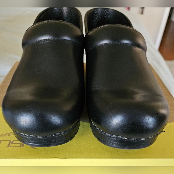 Dansko Black Leather Professional Clogs - Picture 2 of 8
